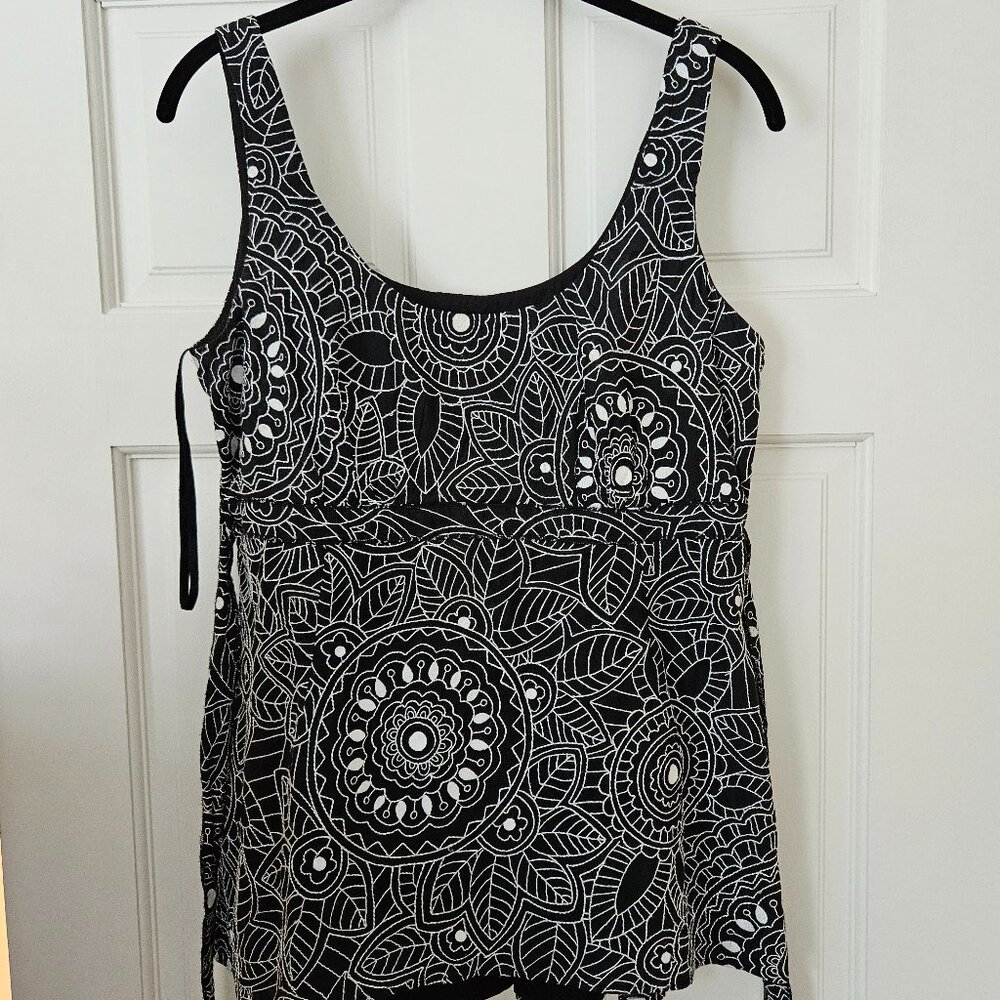 Nine West (8) Black/White Top